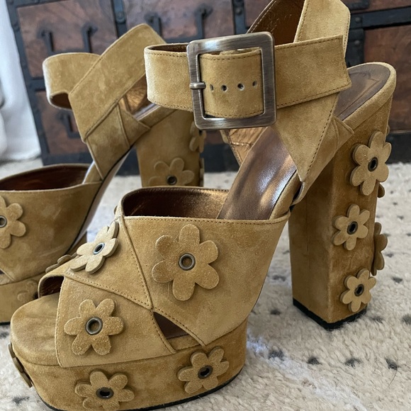 ROGER VIVIER suede flower bomb platform heels - Picture 2 of 6